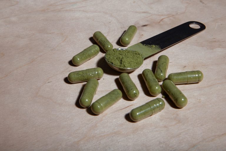 Unveiling the Power of Kratom Powder: Understanding its Effects, Benefits, and Uses